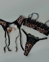 Wild Seduction Jartiyer Takımı